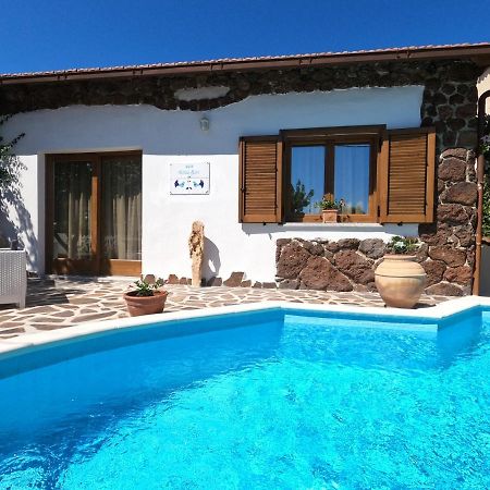 Villa Sari Affitta Camere La Caletta Exteriör bild
