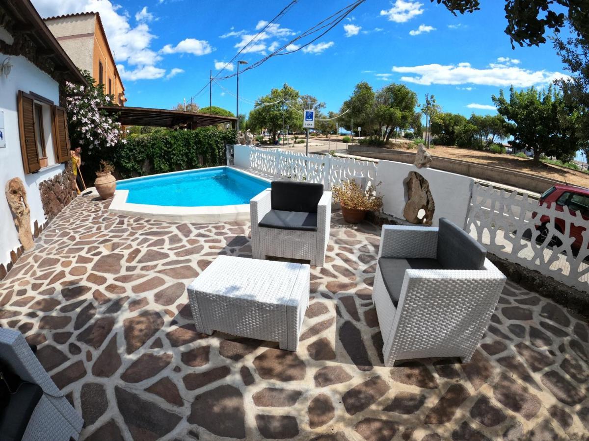 Villa Sari Affitta Camere La Caletta Exteriör bild